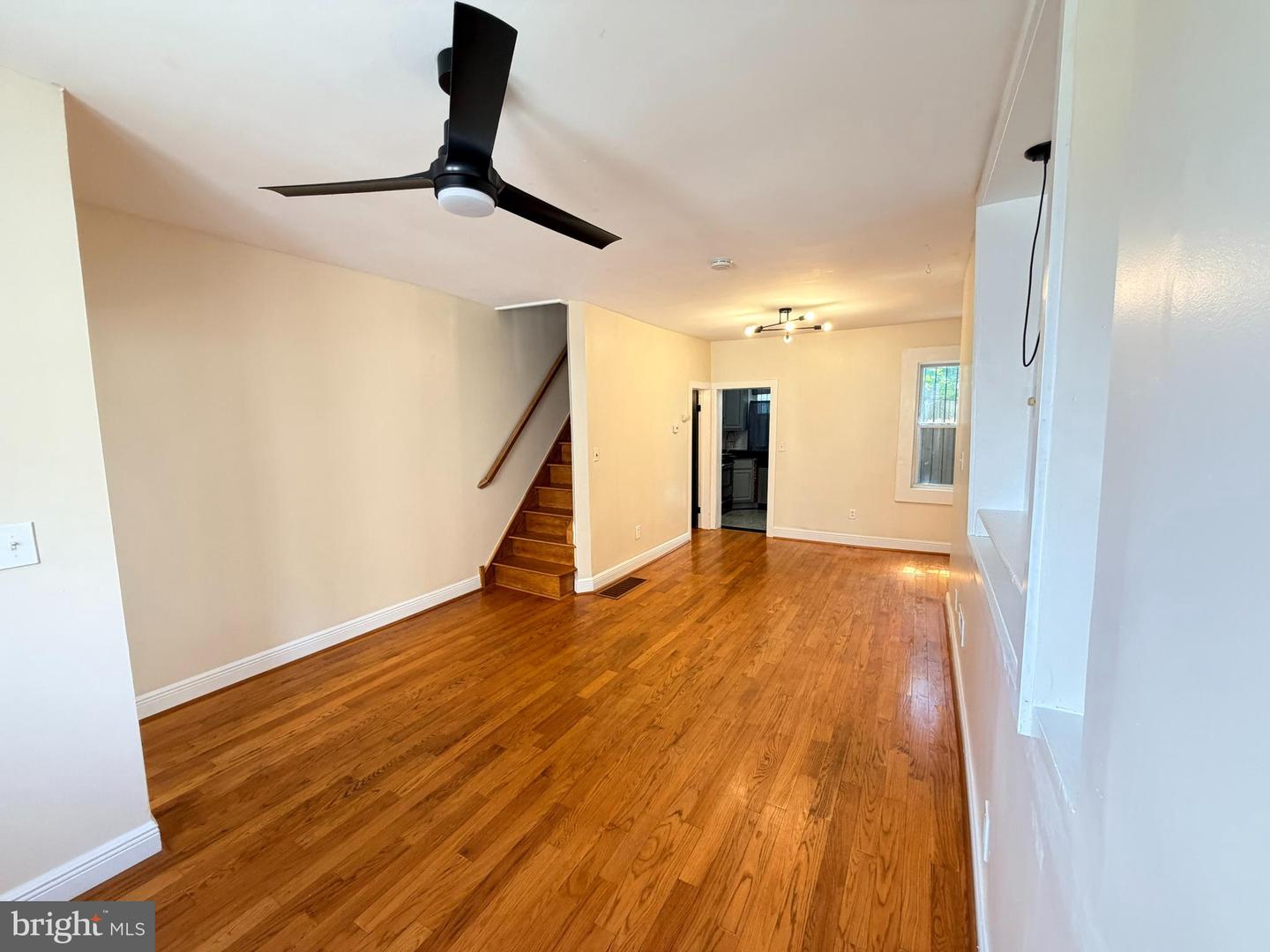 2122 Mcclellan St Property Photo 3
