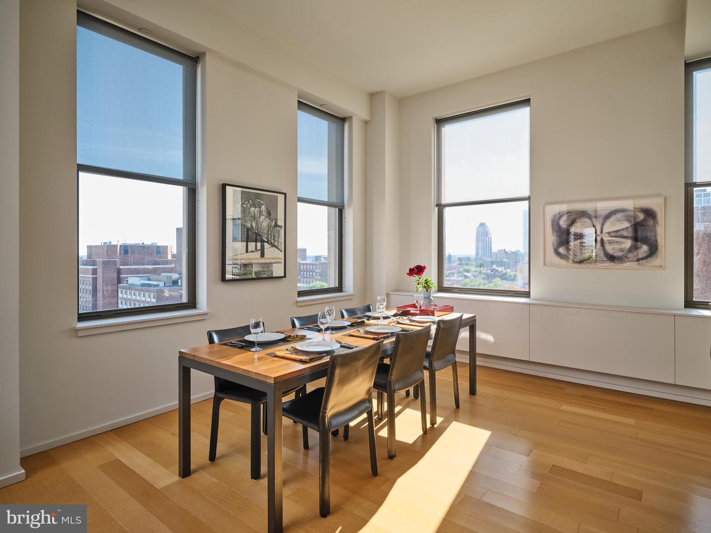210 W Washington Sq #8sw Property Photo 8