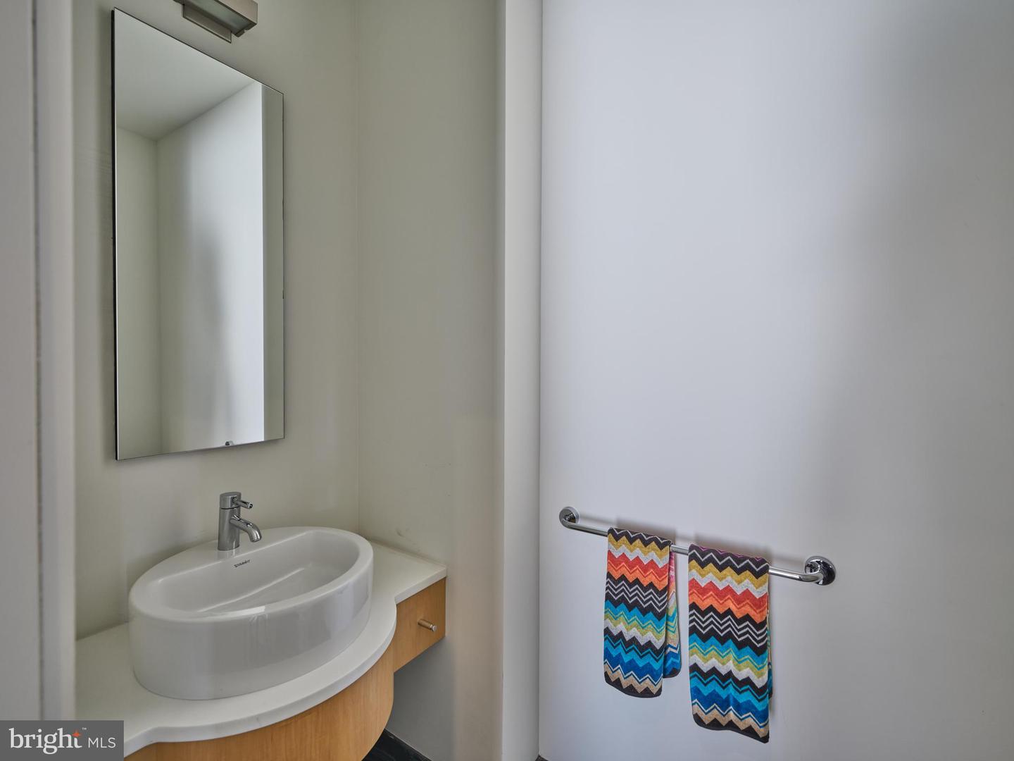 210 W Washington Sq #8sw Property Photo 27
