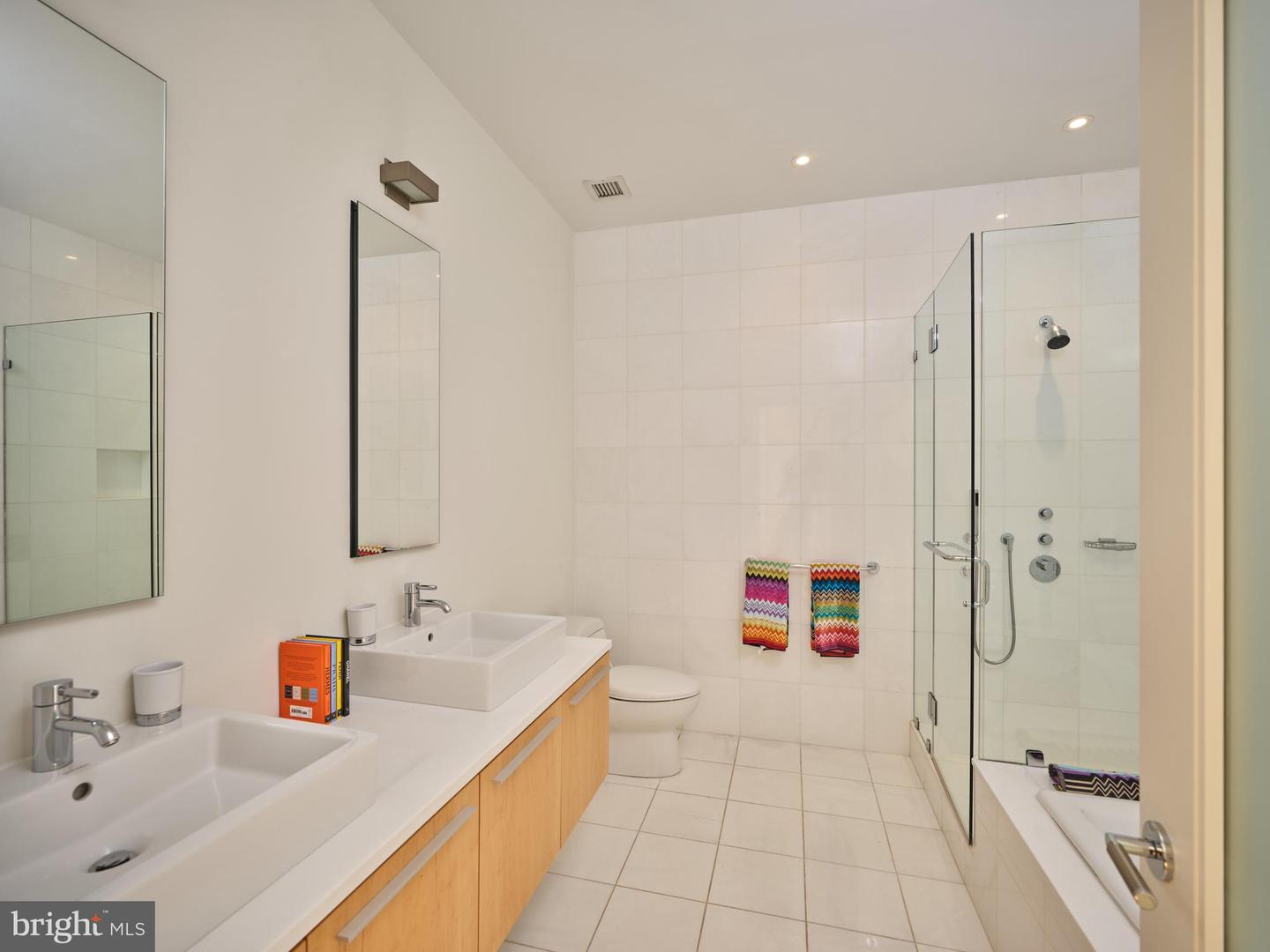 210 W Washington Sq #8sw Property Photo 31