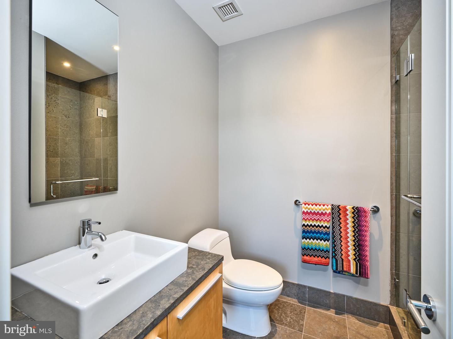 210 W Washington Sq #8sw Property Photo 34