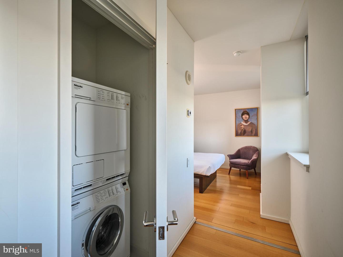 210 W Washington Sq #8sw Property Photo 35