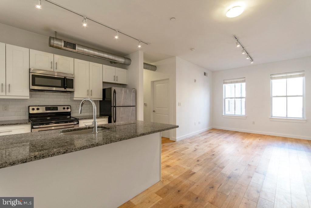 224 Church St #unit 406 Property Photo 4