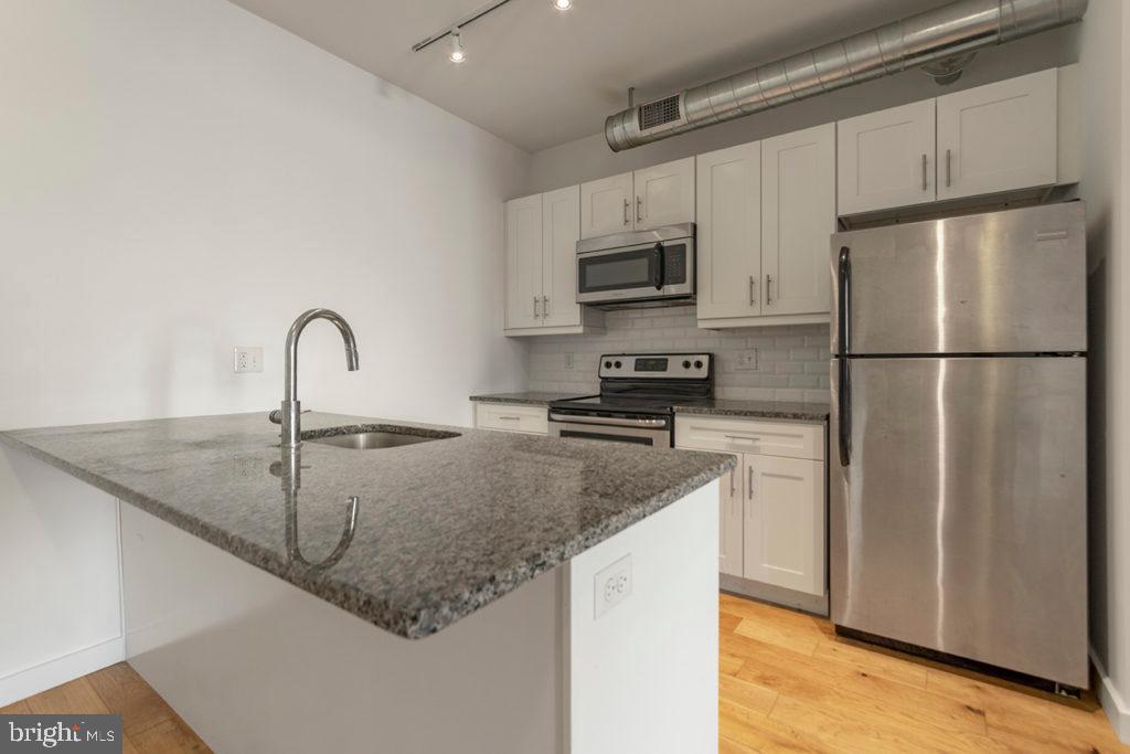 224 Church St #unit 406 Property Photo 6