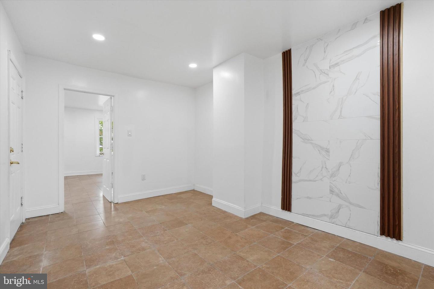 250 E Girard Ave #1 Property Photo 5