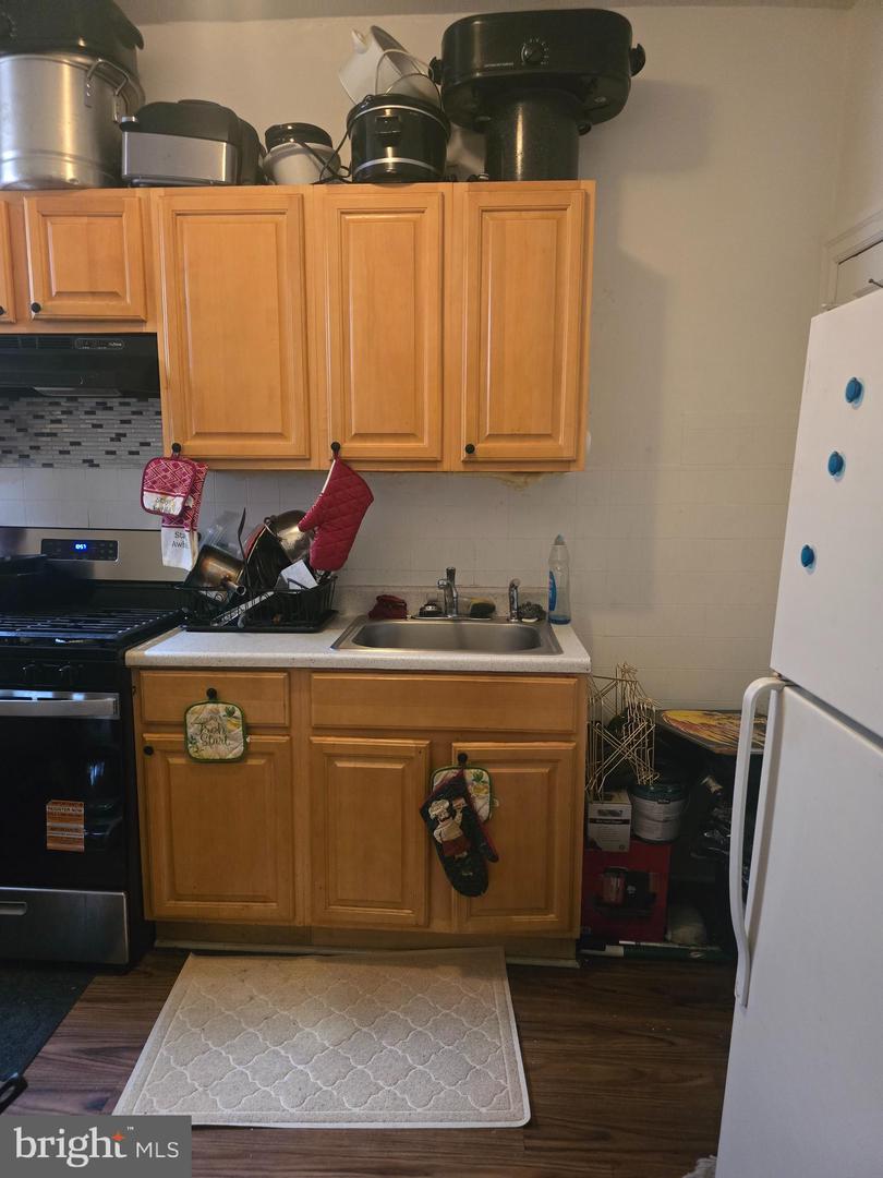 2028 S 68th St Property Photo 10