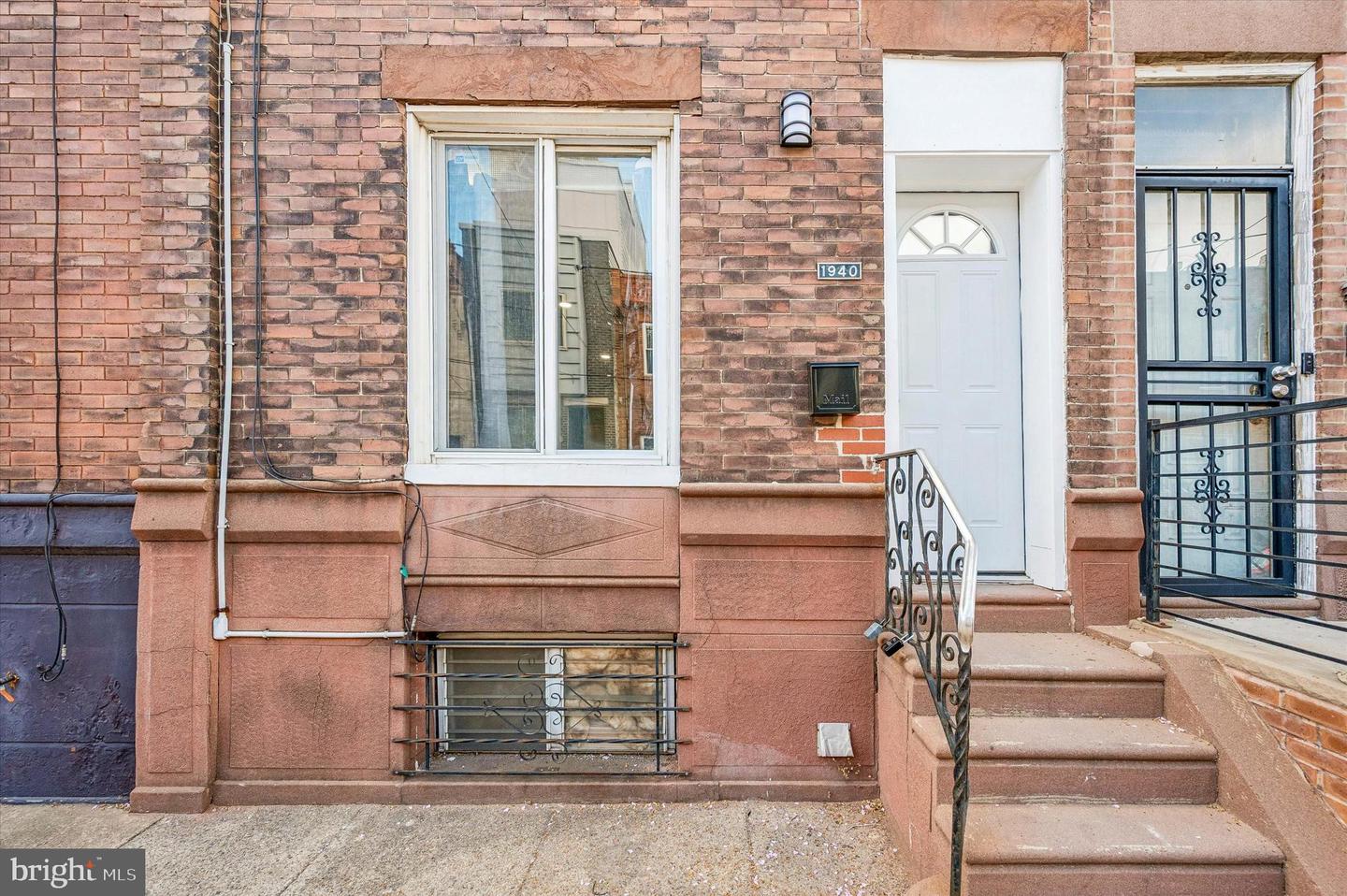 1940 S Lambert Street Property Photo 1