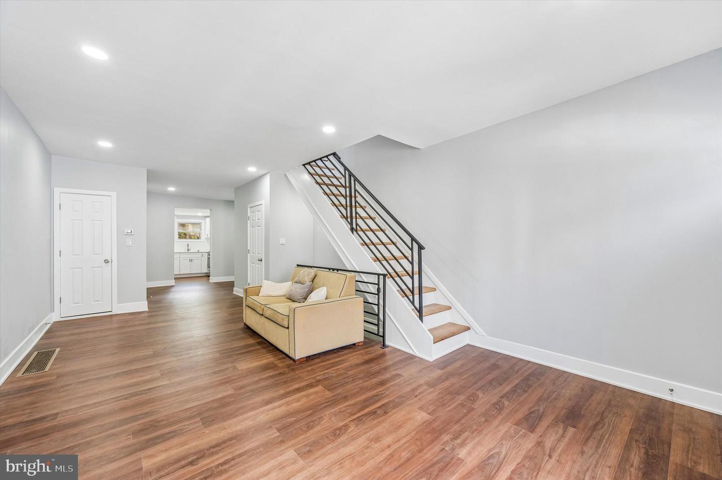 1940 S Lambert Street Property Photo 2