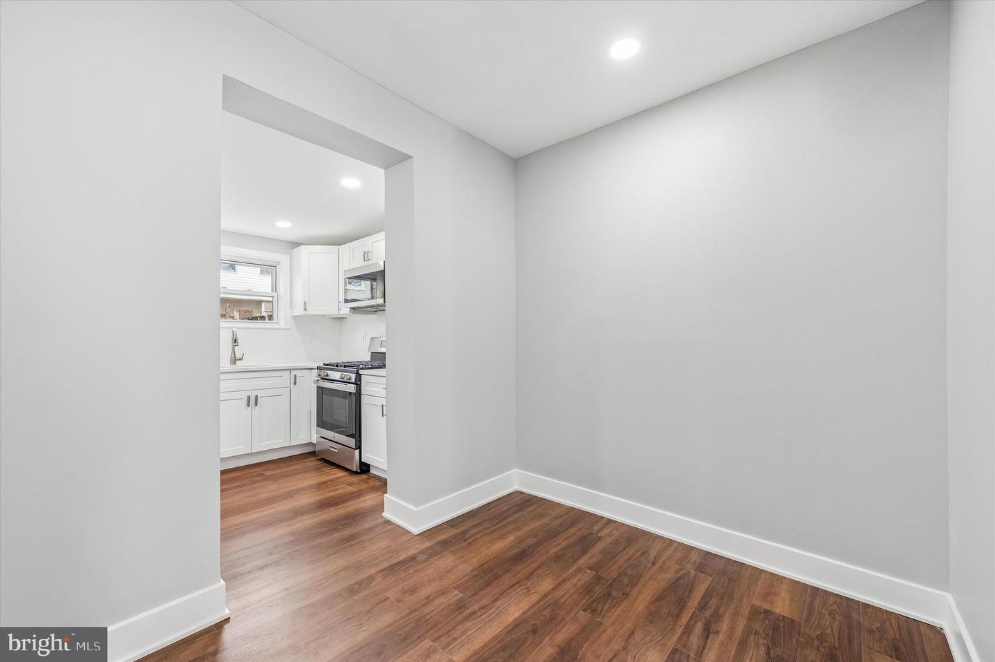 1940 S Lambert Street Property Photo 5