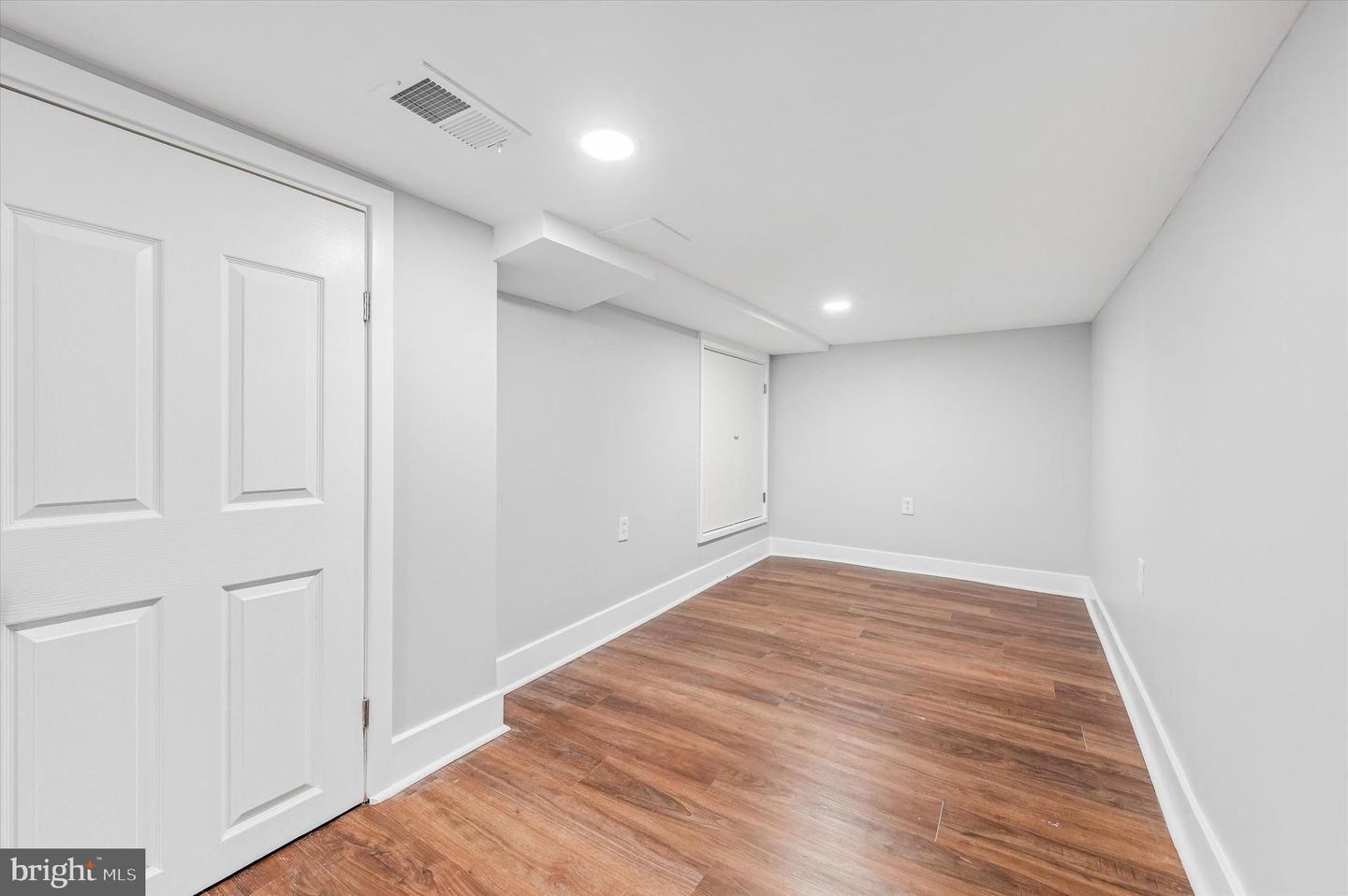 1940 S Lambert Street Property Photo 13