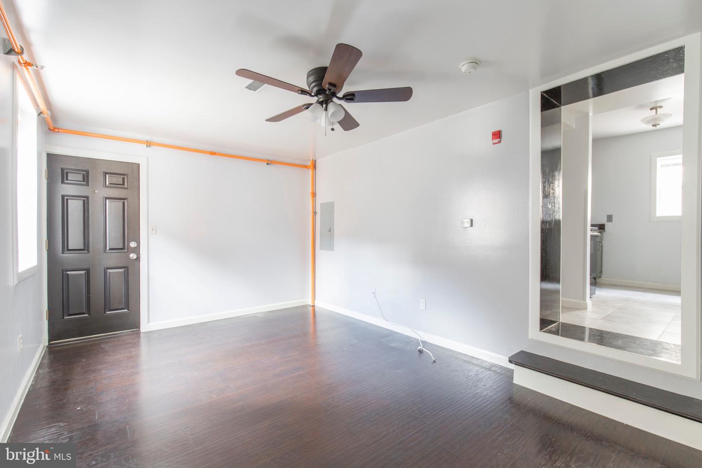 507-09 W Girard Ave #3r Property Photo 2