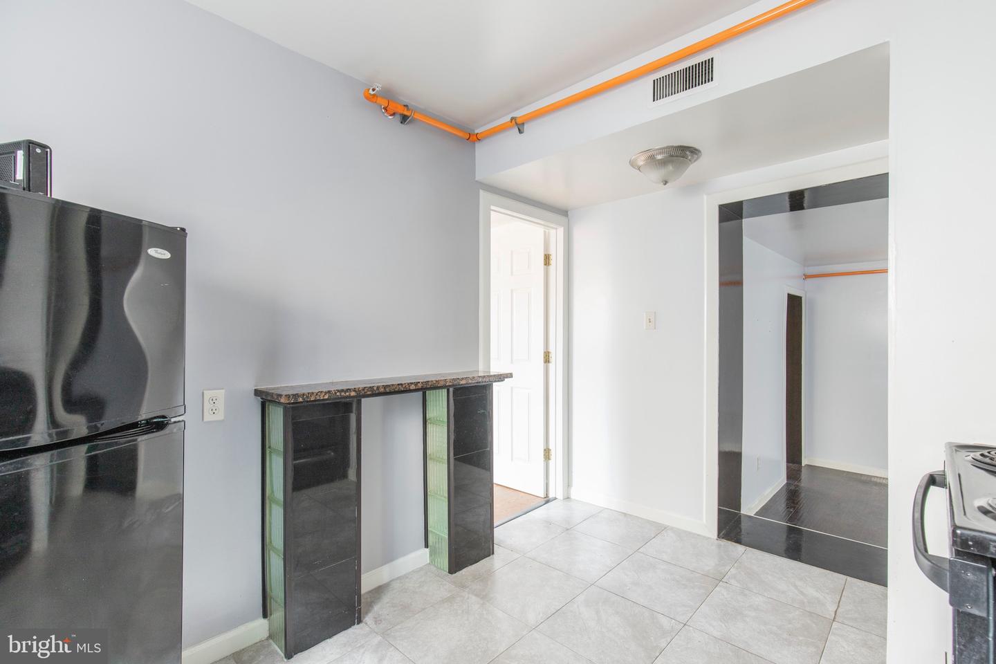 507-09 W Girard Ave #3r Property Photo 6