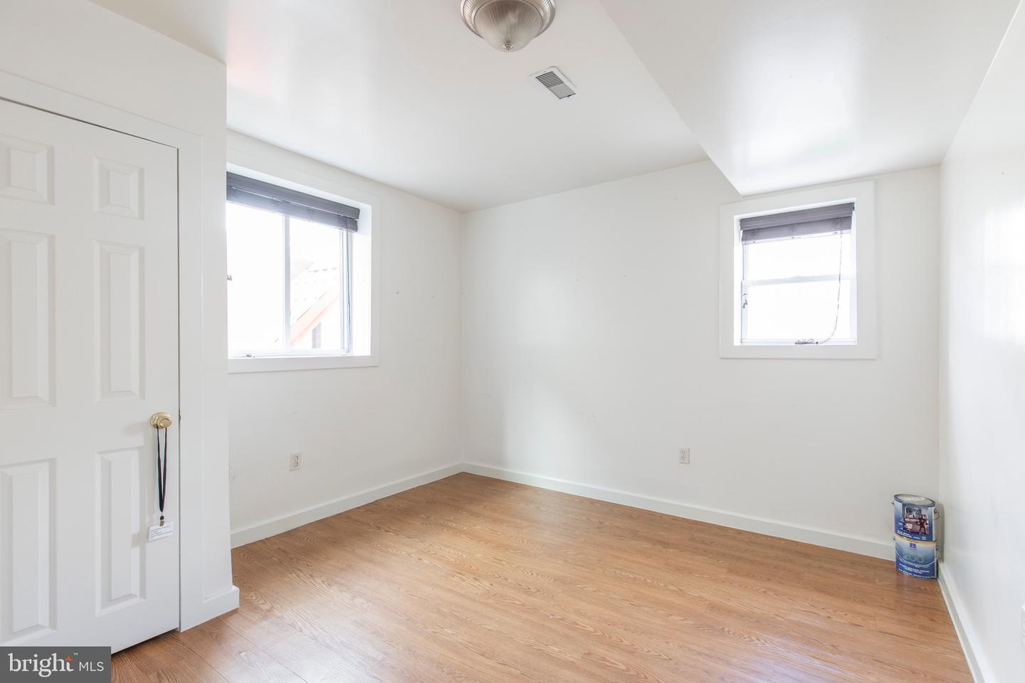 507-09 W Girard Ave #3r Property Photo 7