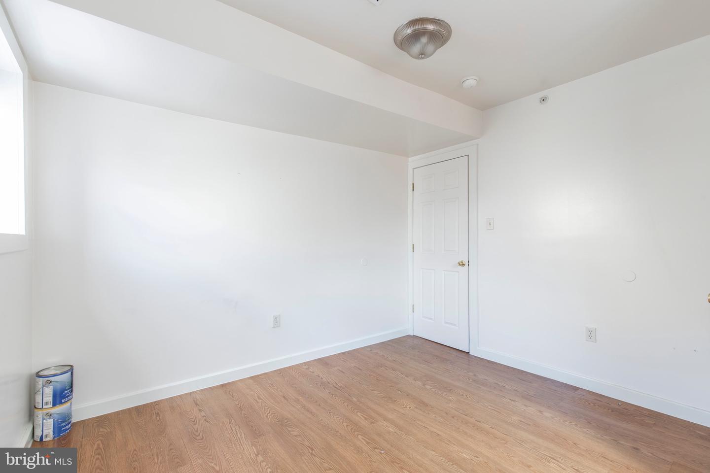 507-09 W Girard Ave #3r Property Photo 9
