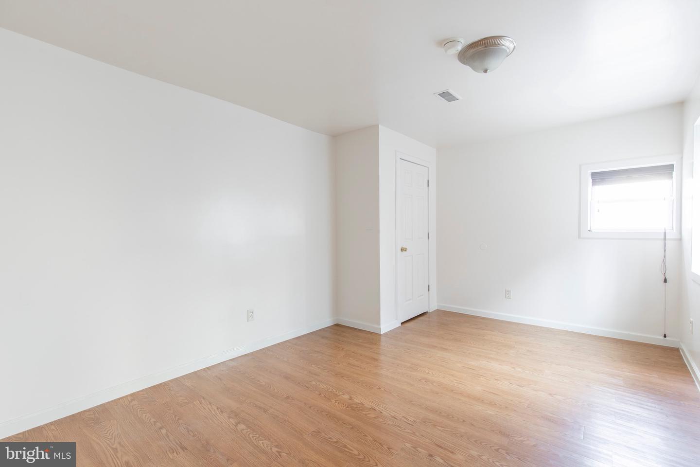 507-09 W Girard Ave #3r Property Photo 12