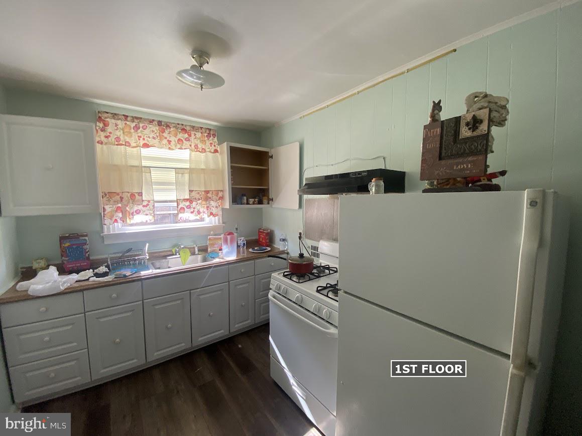 1450 Benner St Property Photo 2
