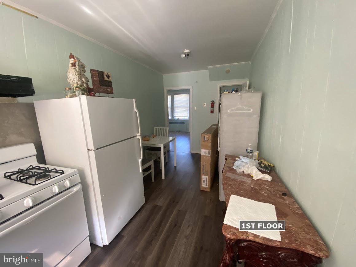 1450 Benner St Property Photo 4