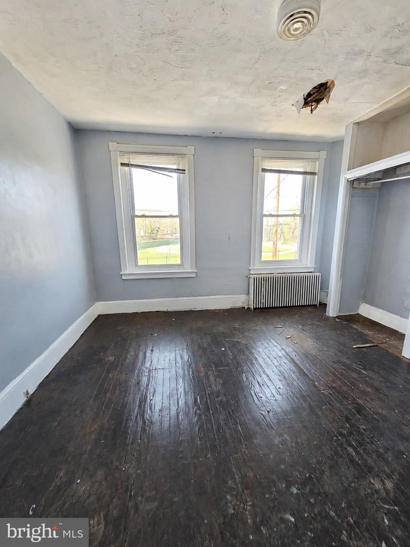 7030 Woodland Ave Property Photo 5