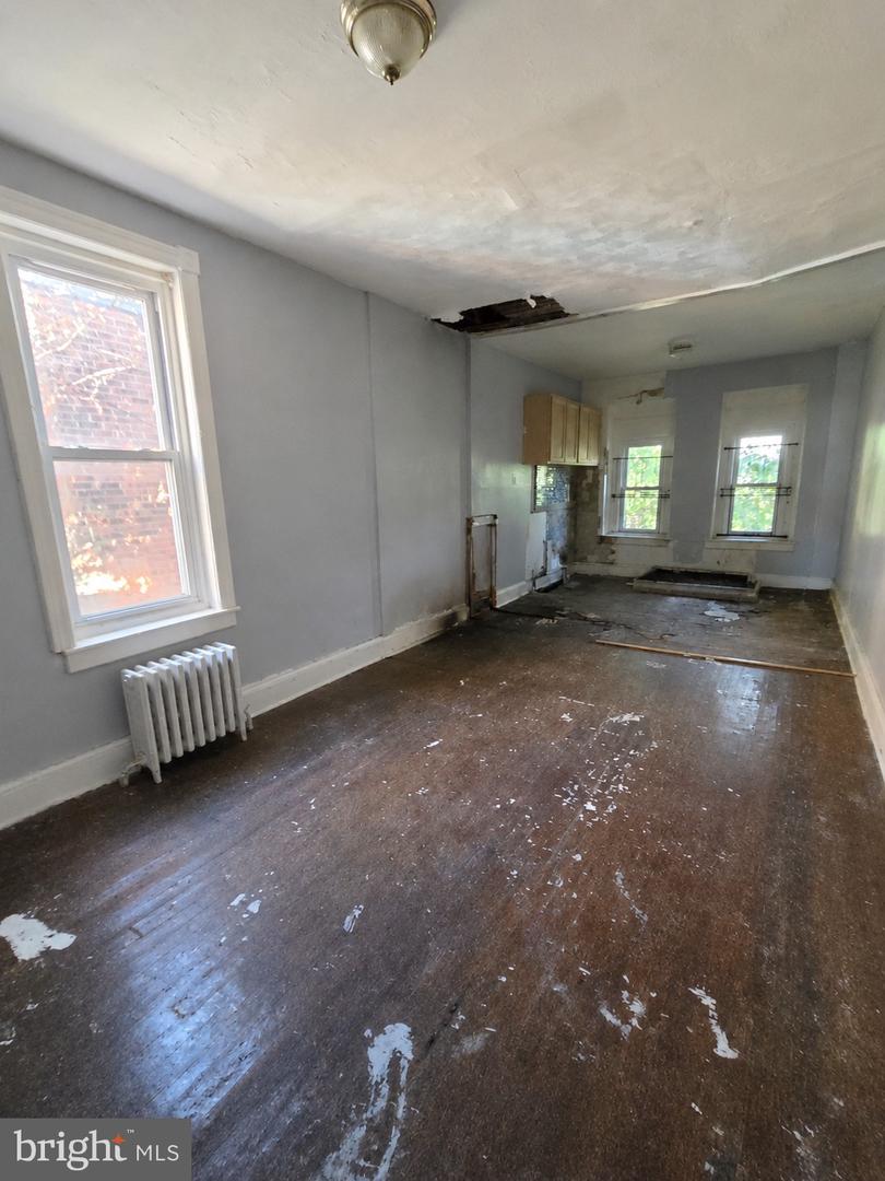 7030 Woodland Ave Property Photo 7