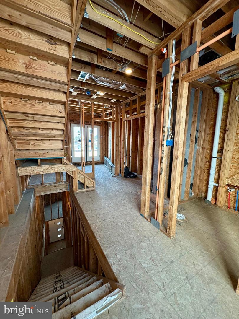 634 Watkins St Property Photo 6