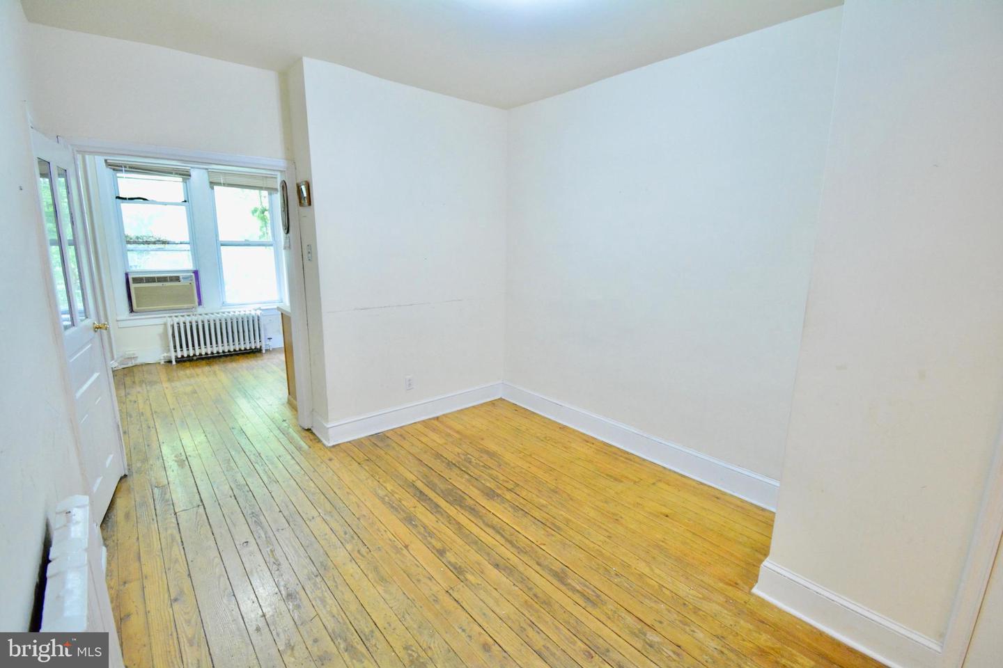 3690 Eveline St Property Photo 5
