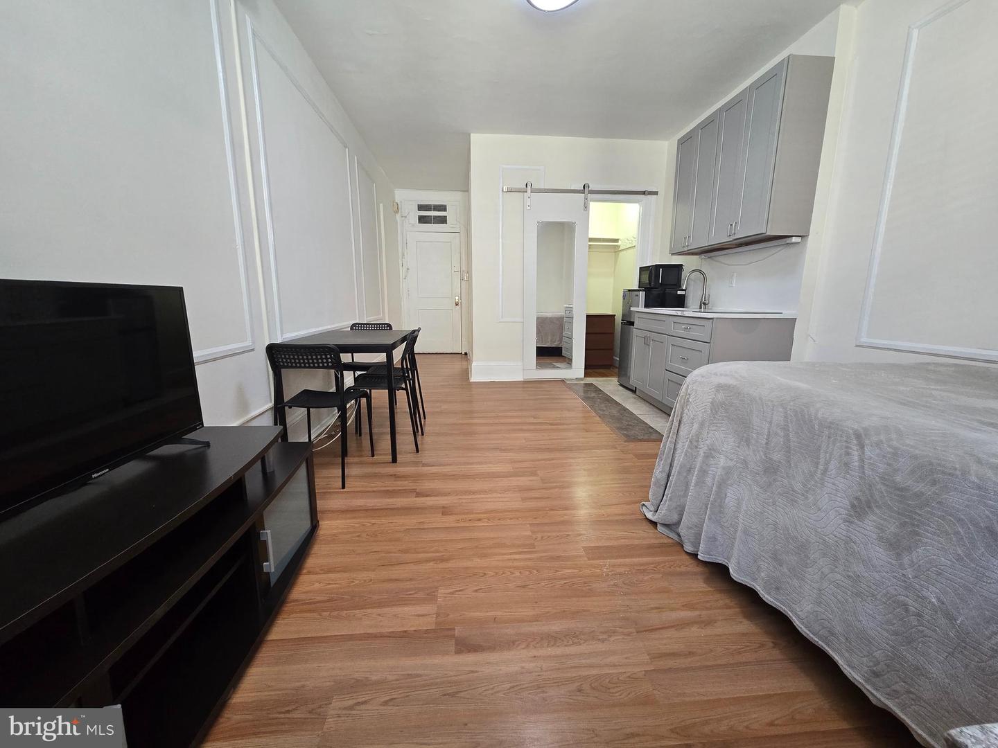 1324 Locust St #1530 Property Photo 2