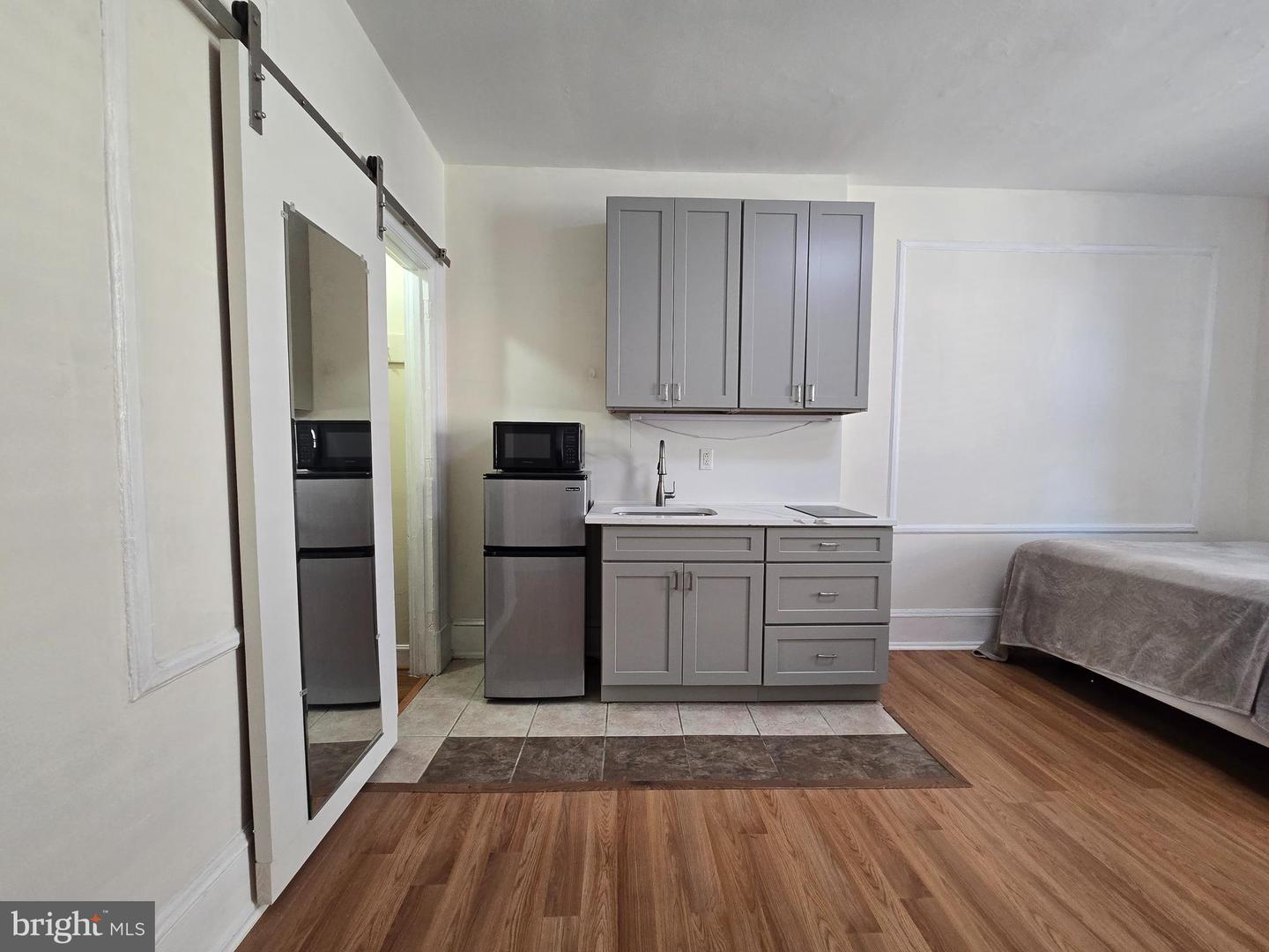 1324 Locust St #1530 Property Photo 5
