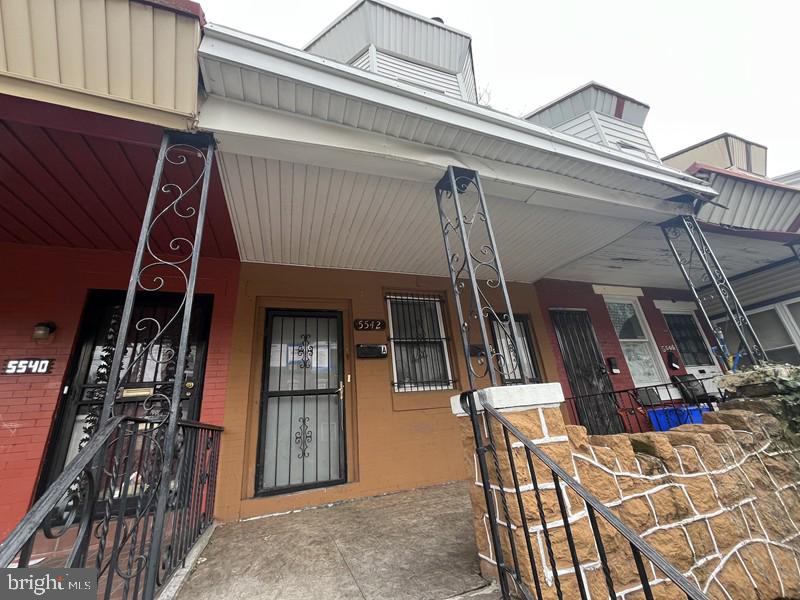5542 Lansdowne Ave Property Photo 1