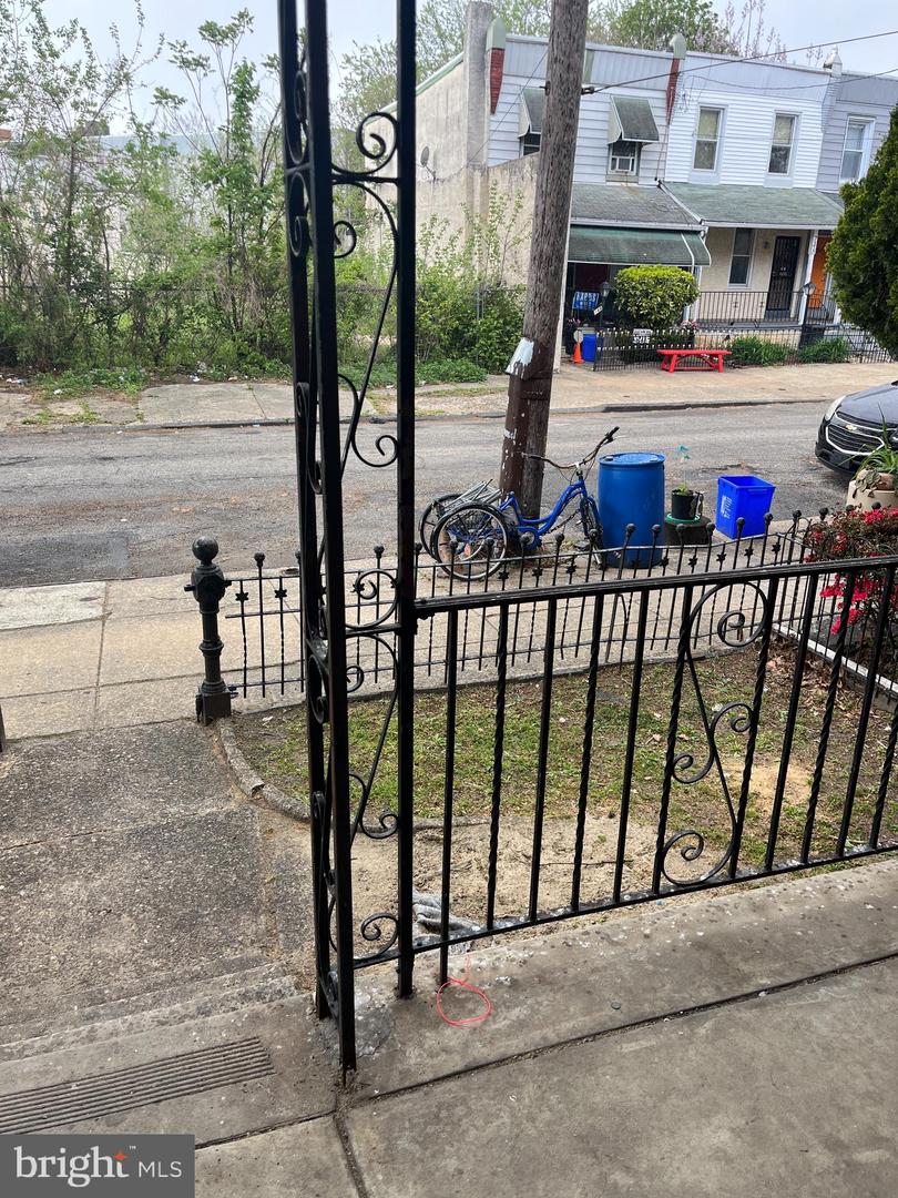 735 N Holly St Property Photo 16