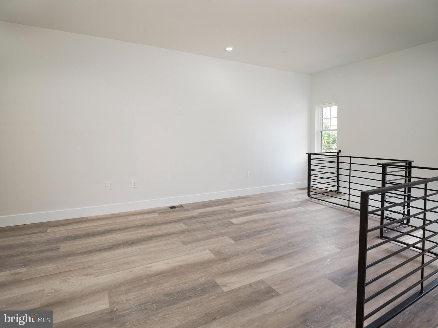 303 Fountain St Property Photo 5