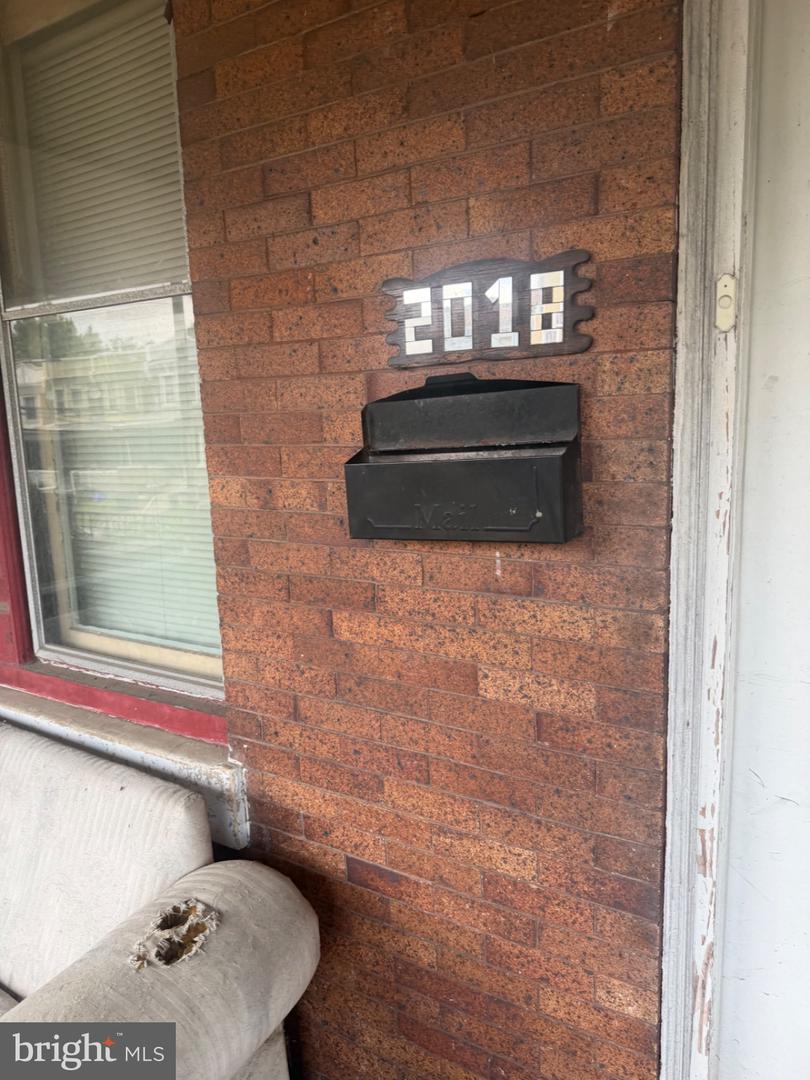 2018 W Ontario St Property Photo 4