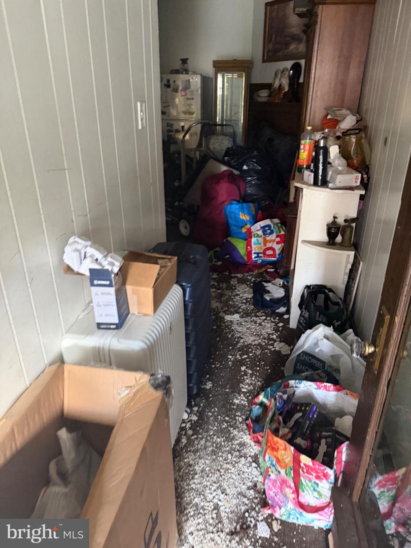 2018 W Ontario St Property Photo 5