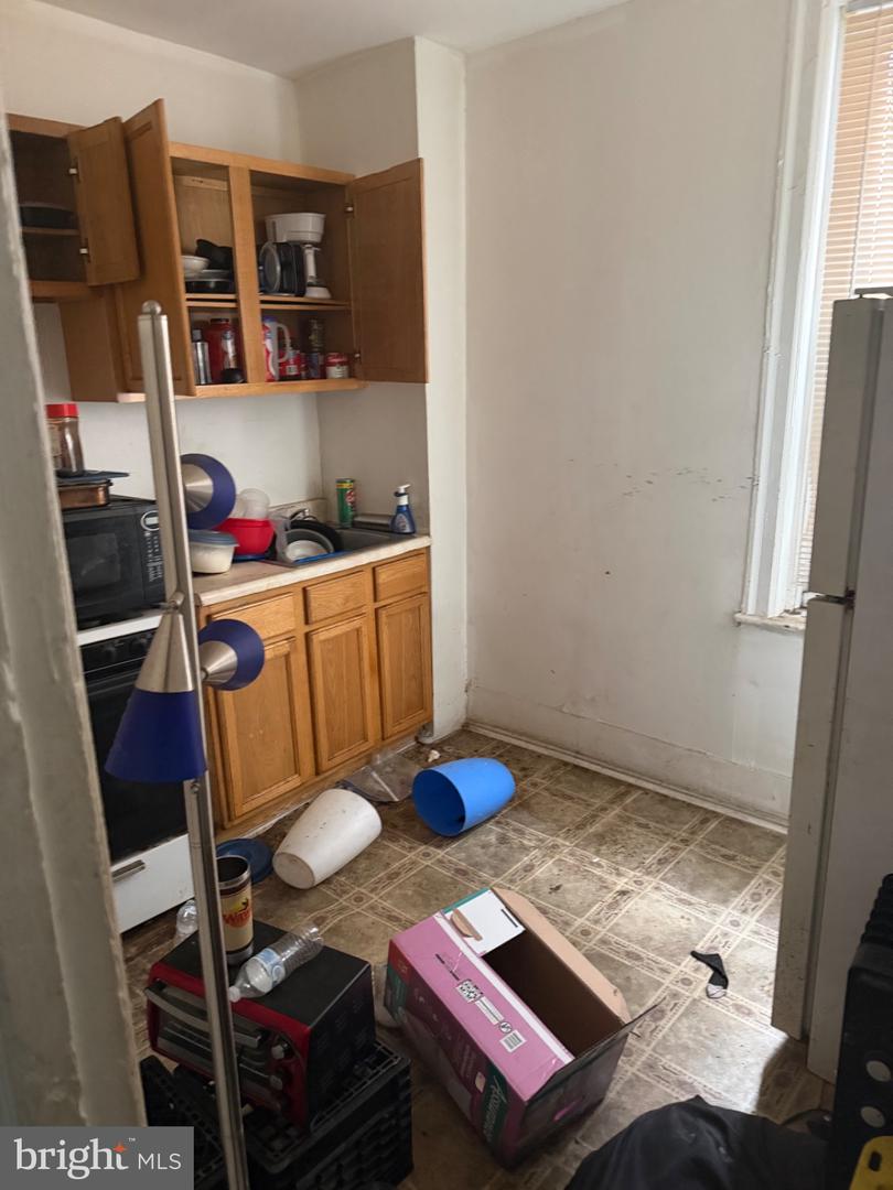 2018 W Ontario St Property Photo 10