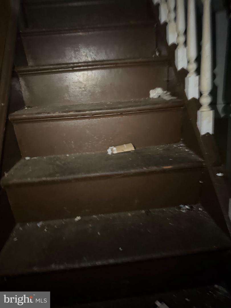 2018 W Ontario St Property Photo 13