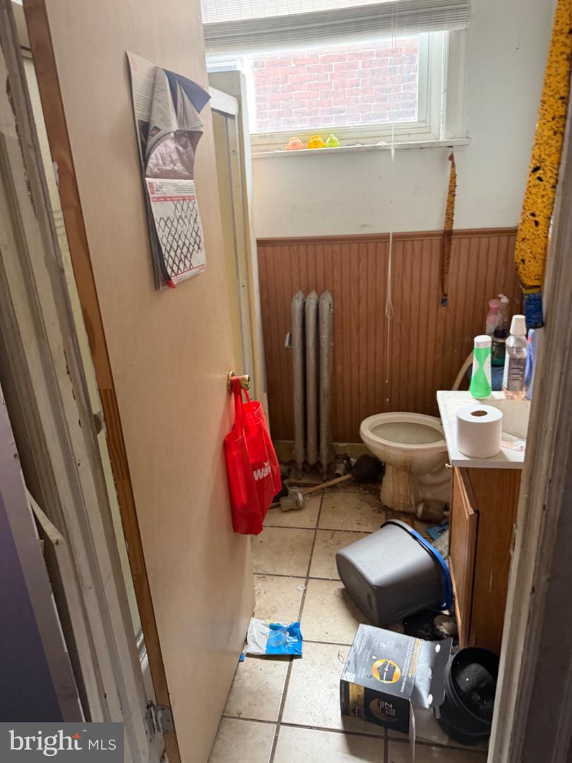 2018 W Ontario St Property Photo 15