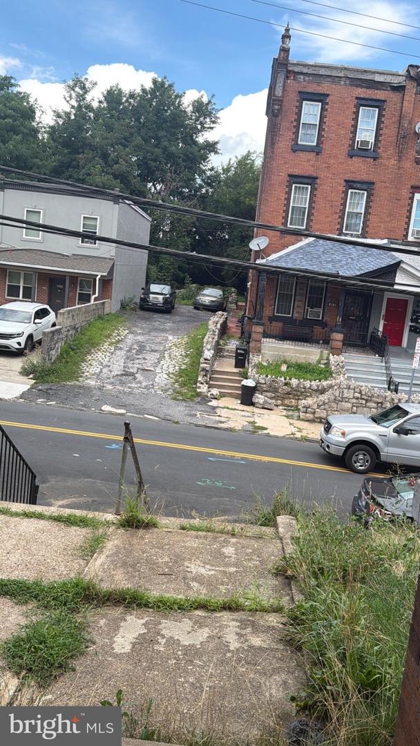 2018 W Ontario St Property Photo 22