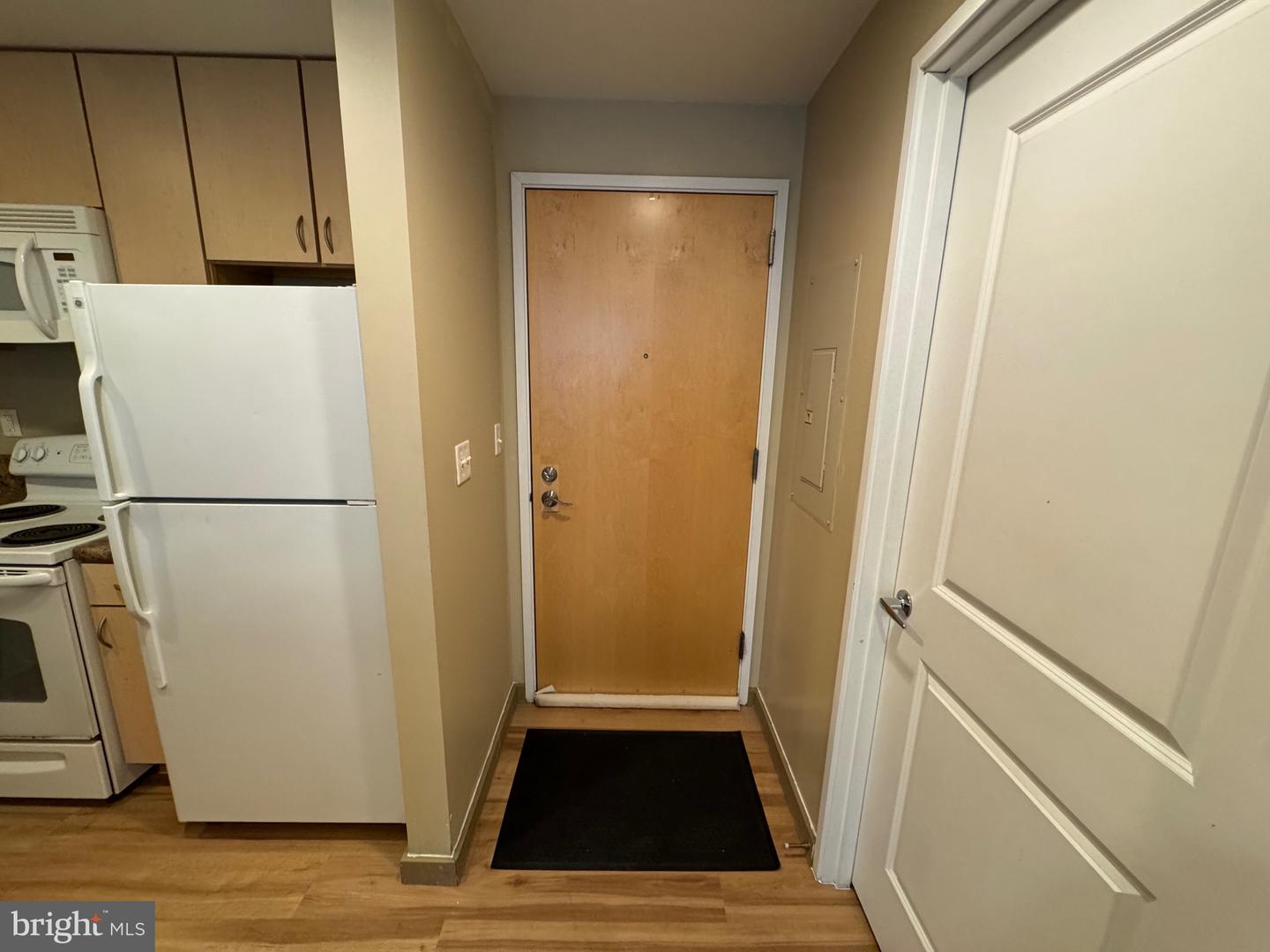 815 Arch St #208 Property Photo 6