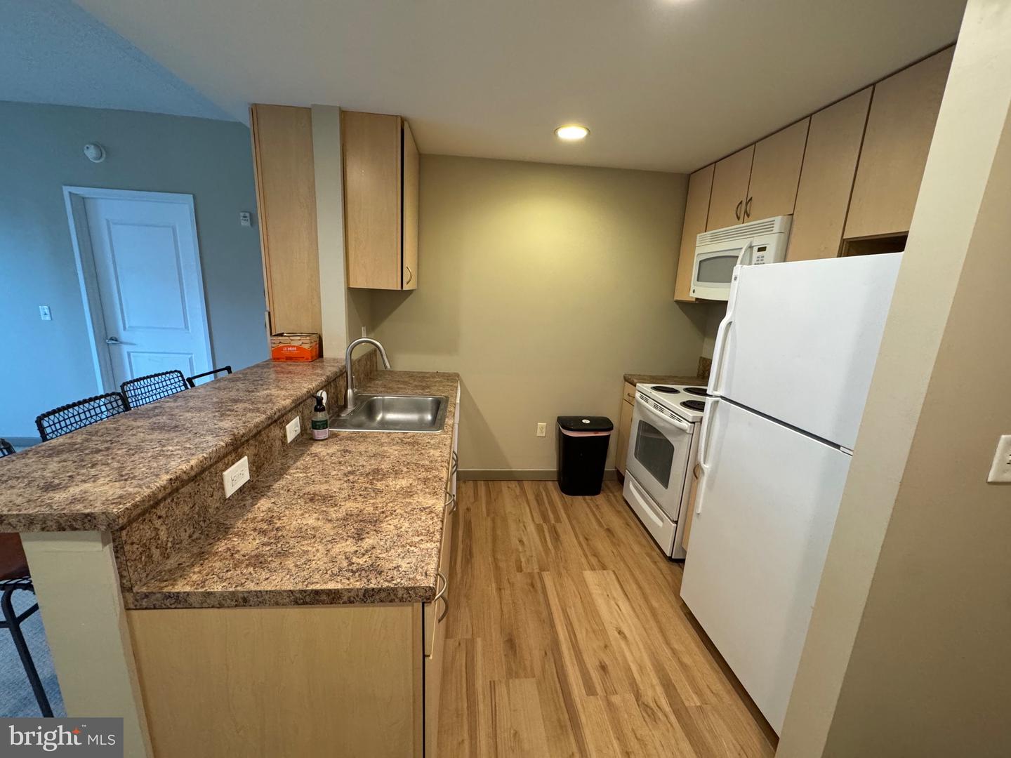 815 Arch St #208 Property Photo 8