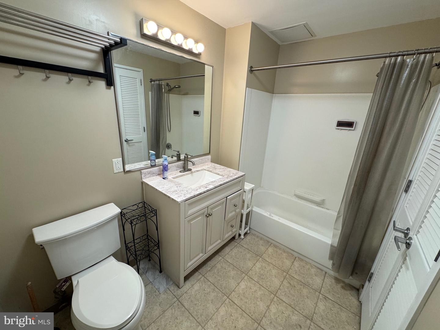 815 Arch St #208 Property Photo 12