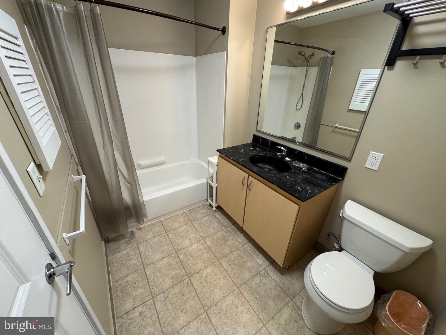 815 Arch St #208 Property Photo 17