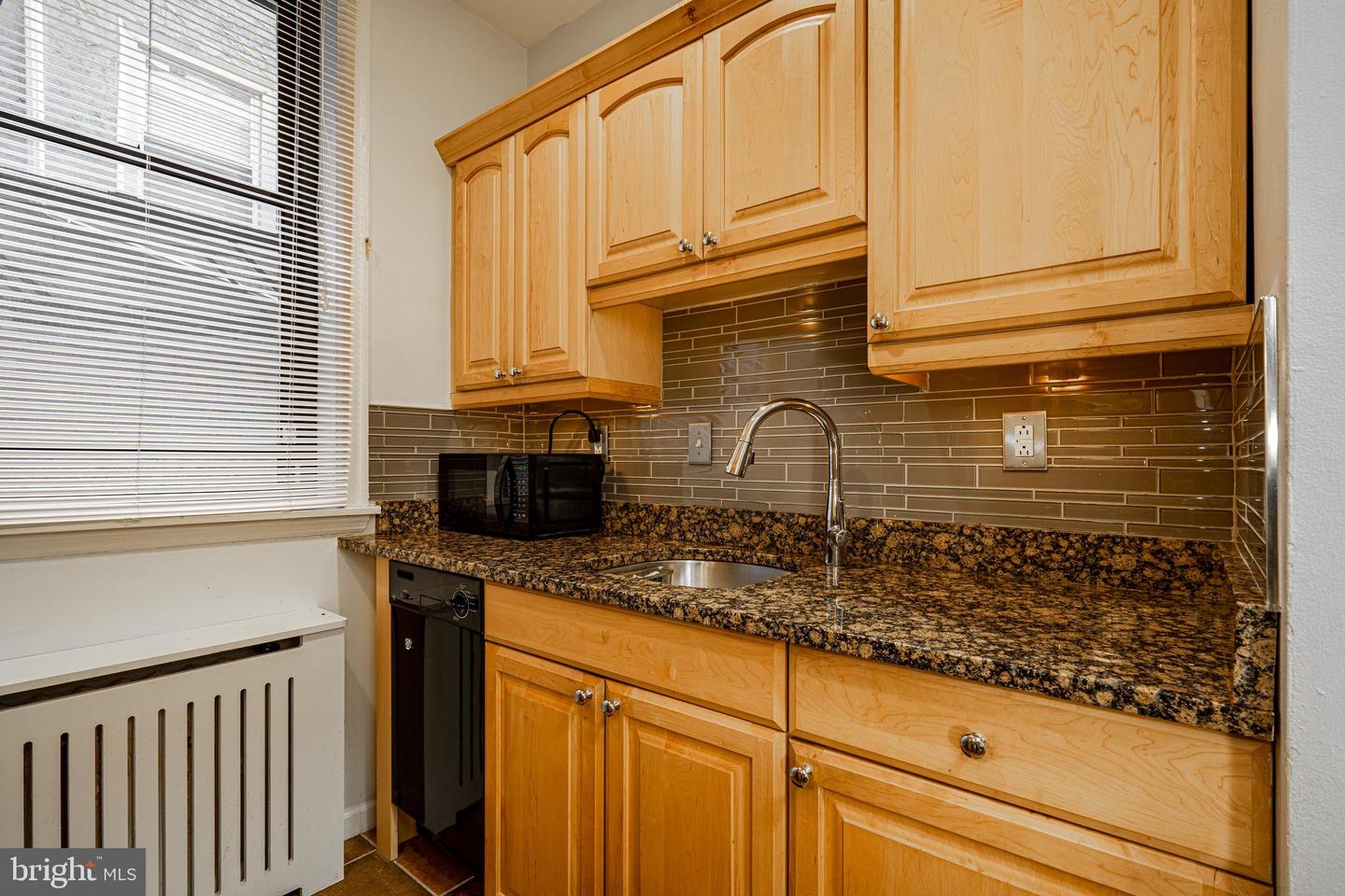 250 S 13th St #1f Property Photo 11