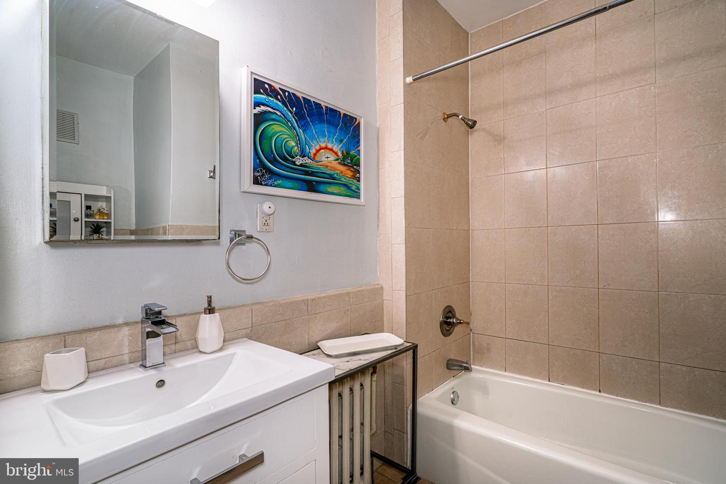 250 S 13th St #1f Property Photo 17
