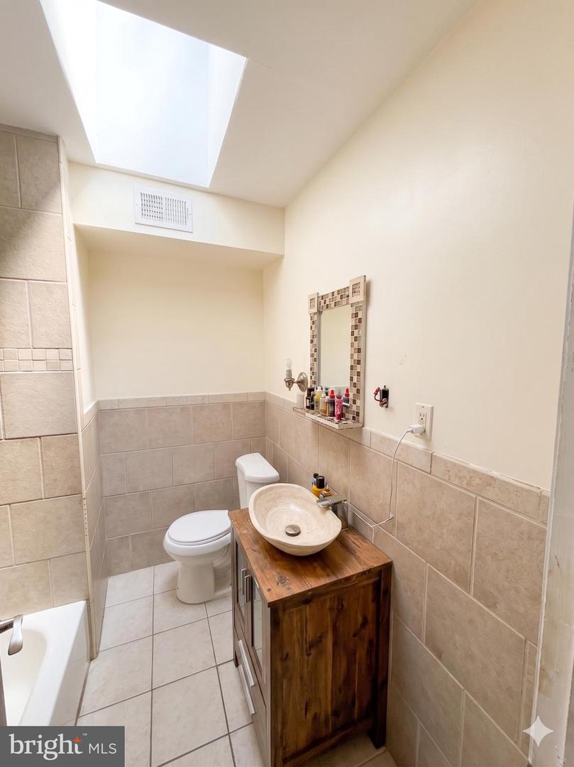218 E Roosevelt Blvd Property Photo 8