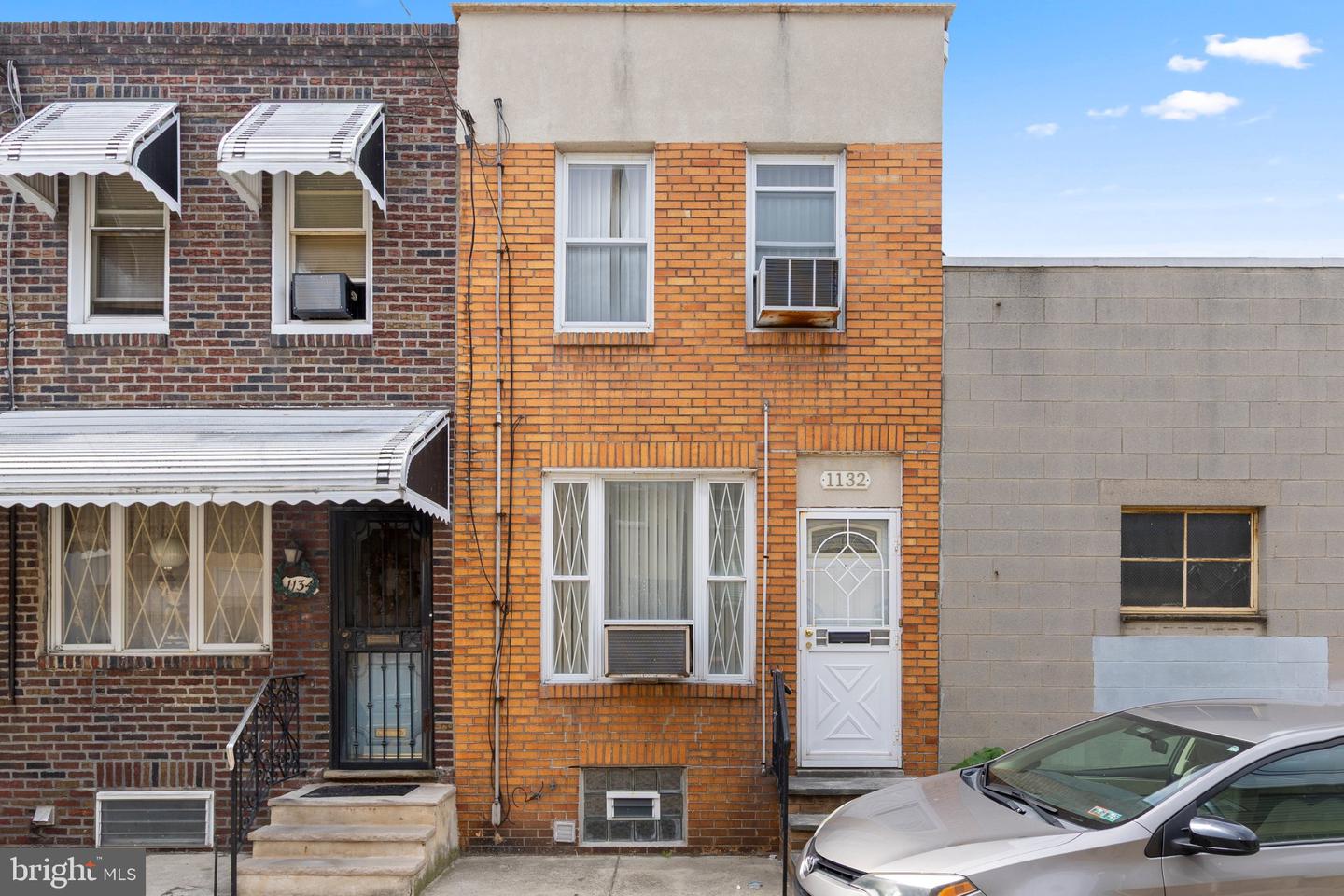 1132 S CLIFTON ST Property Photo 1