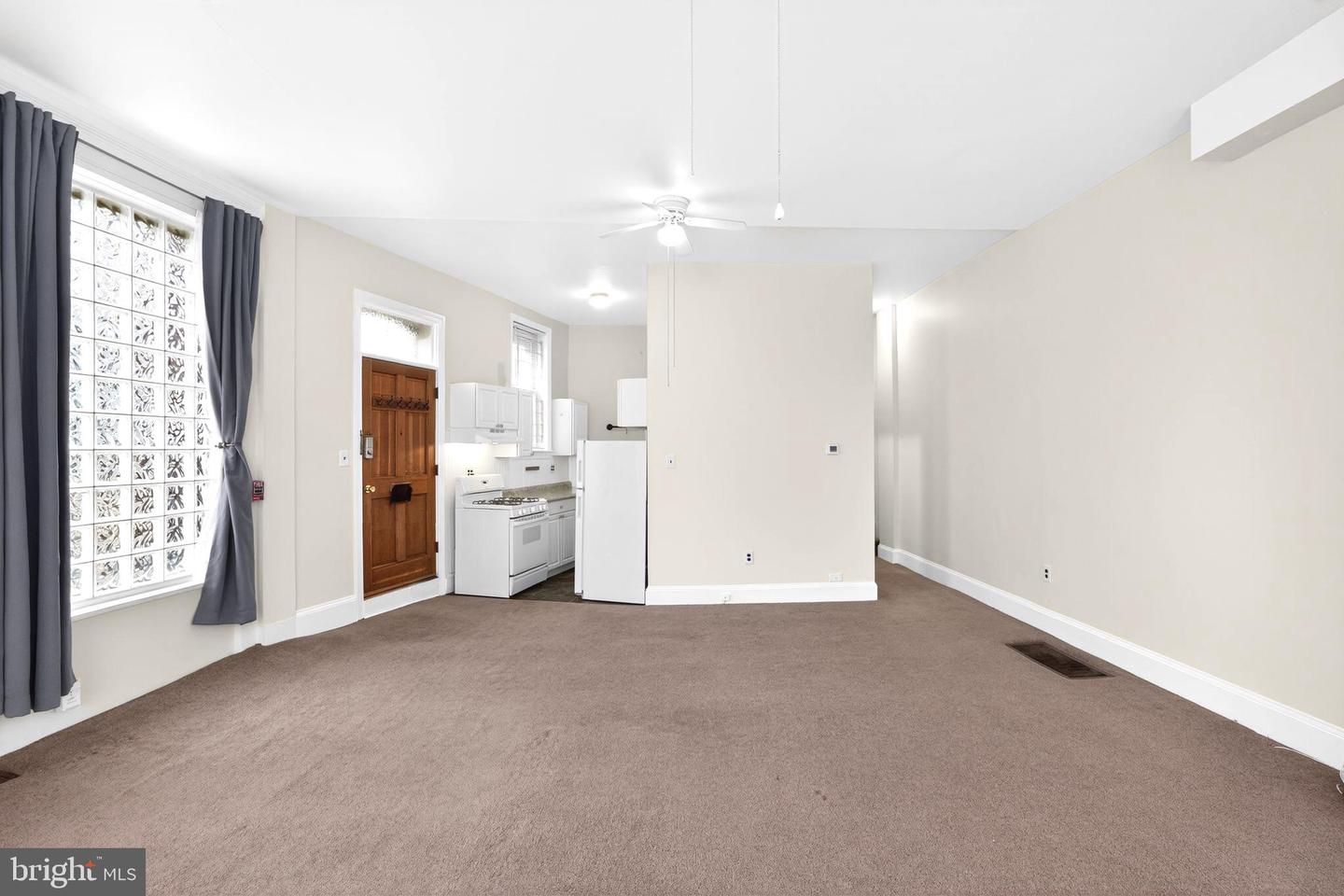 4417 Baker St Property Photo 4