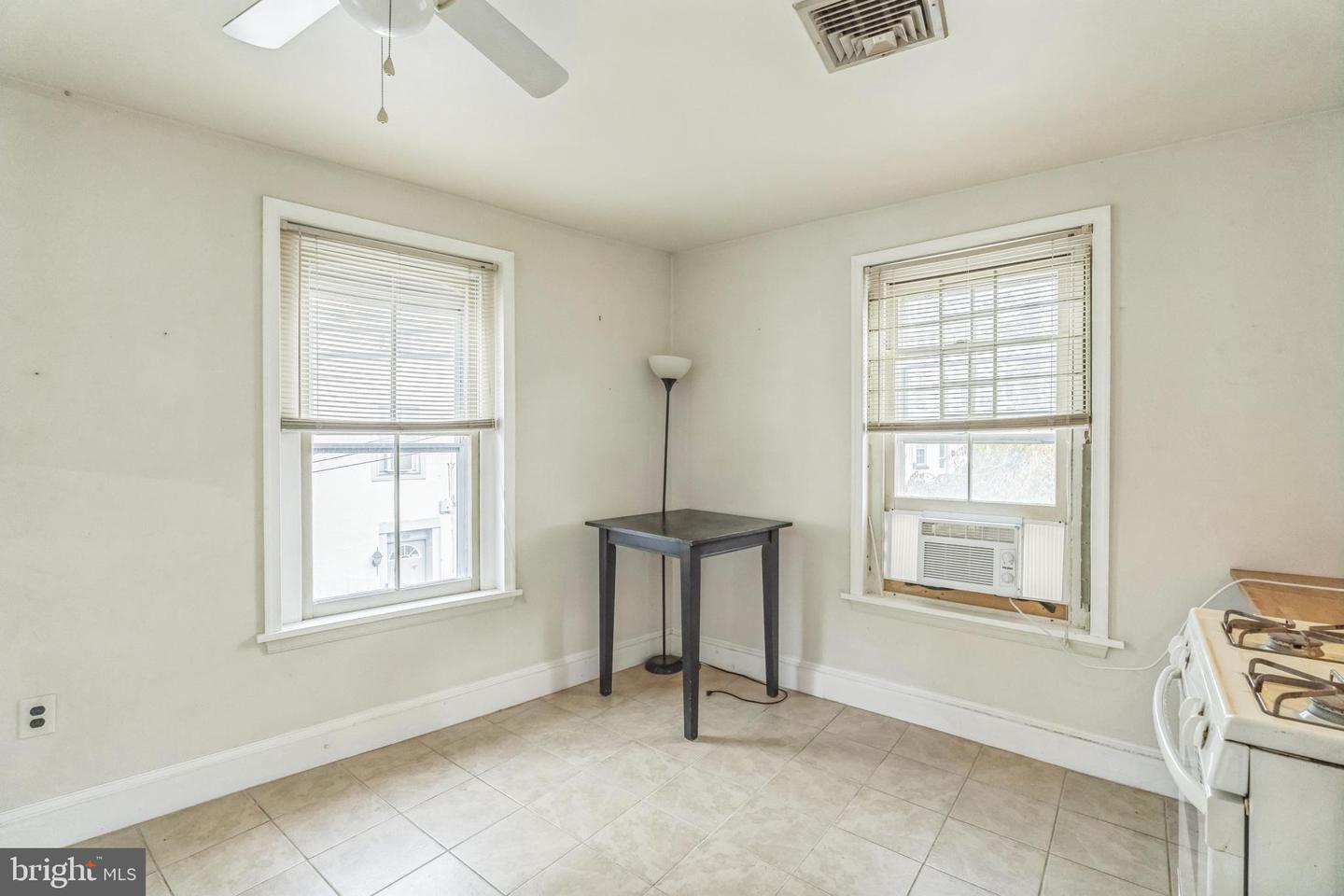 4417 Baker St Property Photo 16