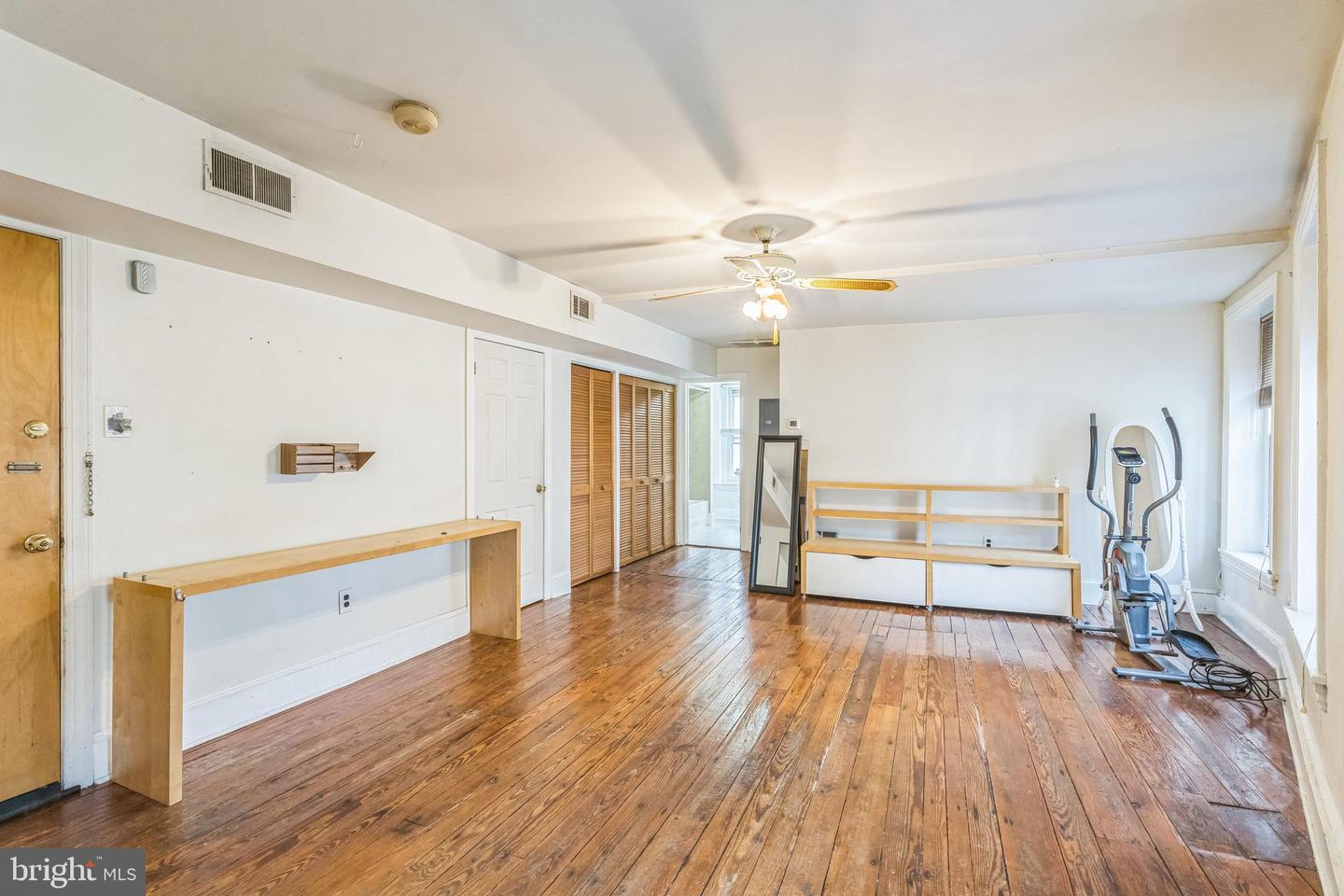 4417 Baker St Property Photo 17