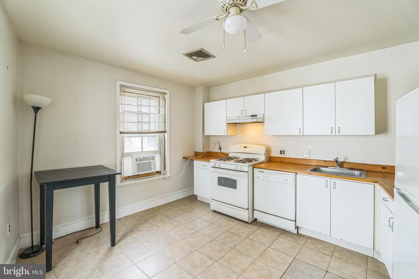 4417 Baker St Property Photo 23