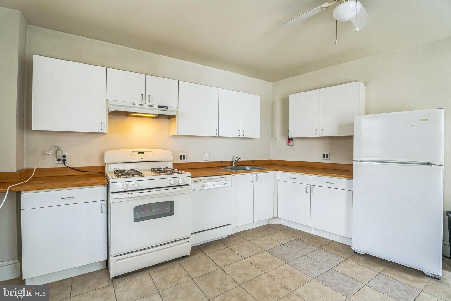 4417 Baker St Property Photo 25