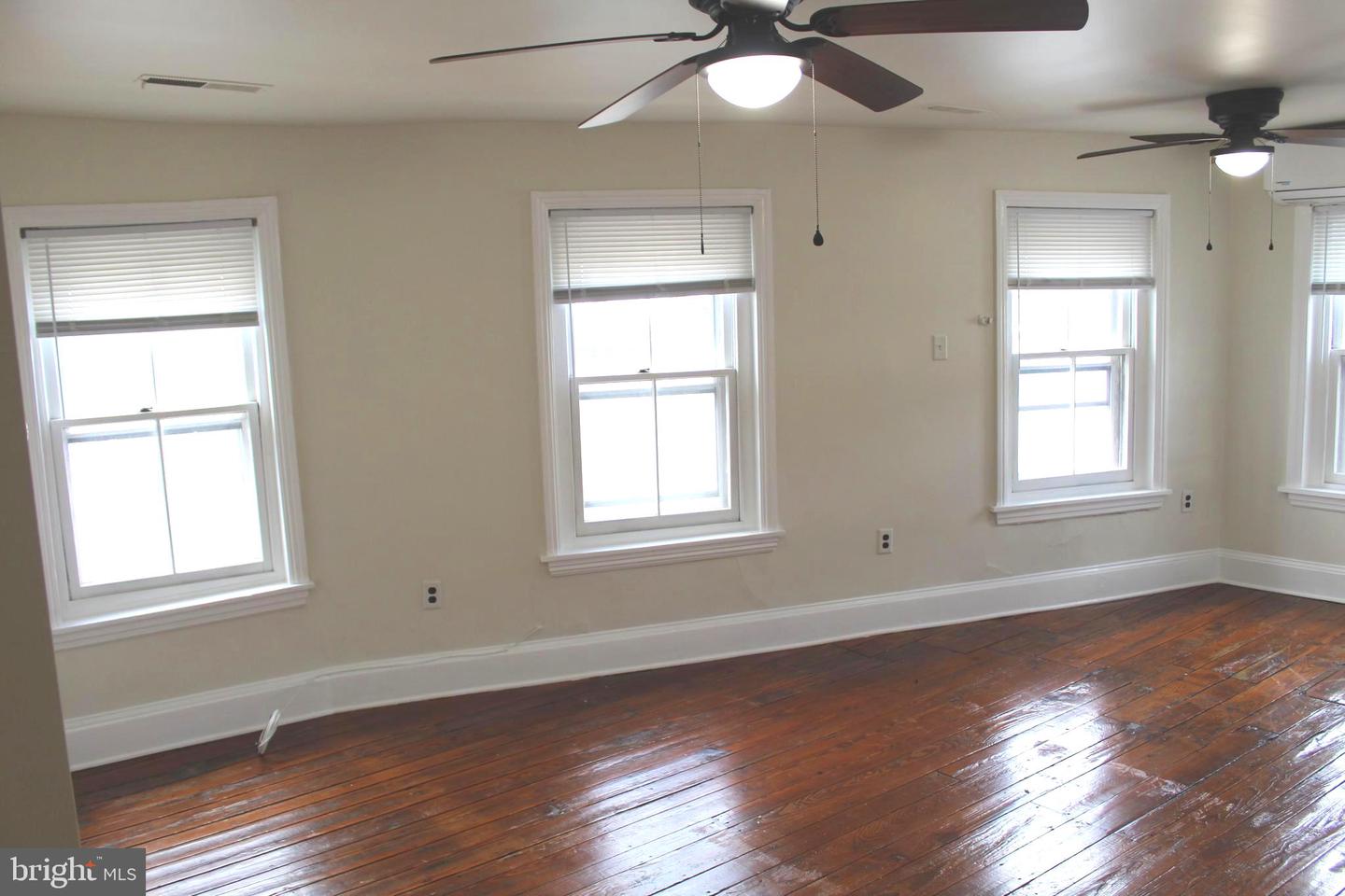 4417 Baker St Property Photo 31